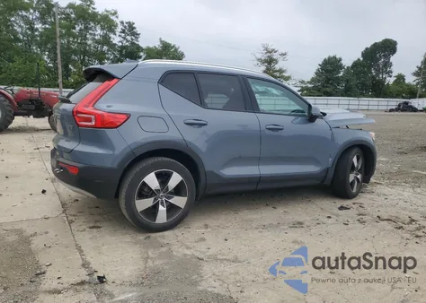 2021 Volvo Xc40 T5 Momentum z USA, uszkodzony, nr VIN YV4162UK7M2563404